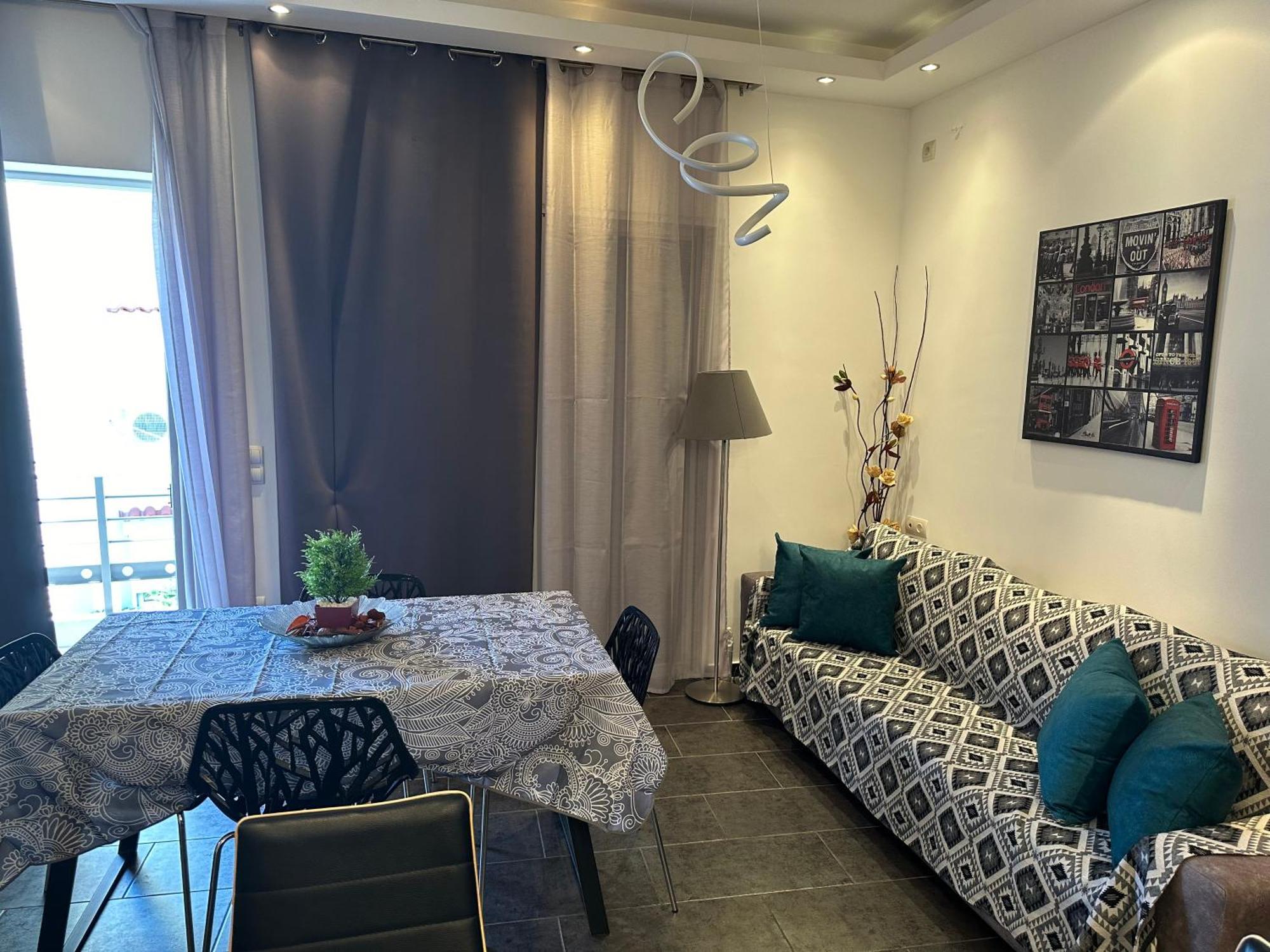 アテネRenovated Flat With Acropolis Viewアパートメント エクステリア 写真
